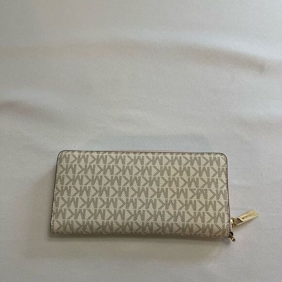 Michael Kors Jet Set Vanilla Pink Wallet - Picture 8 of 12